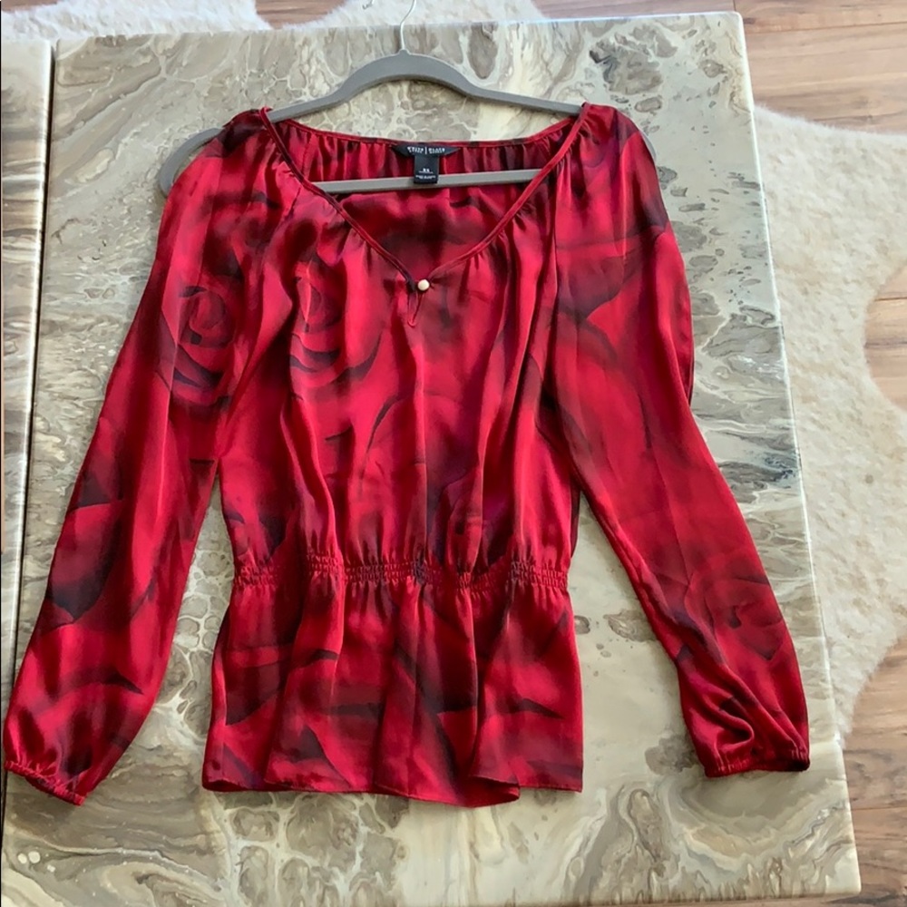 Rose print, red blouse